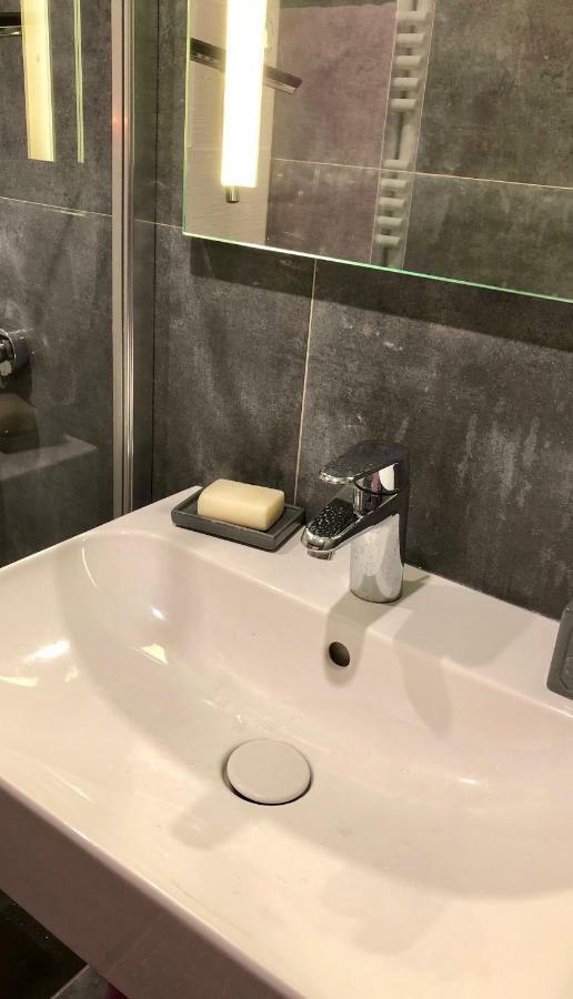 Appartement Versailles Quartier Notre Dame Au Pied Du Chateau Avec Parking エクステリア 写真